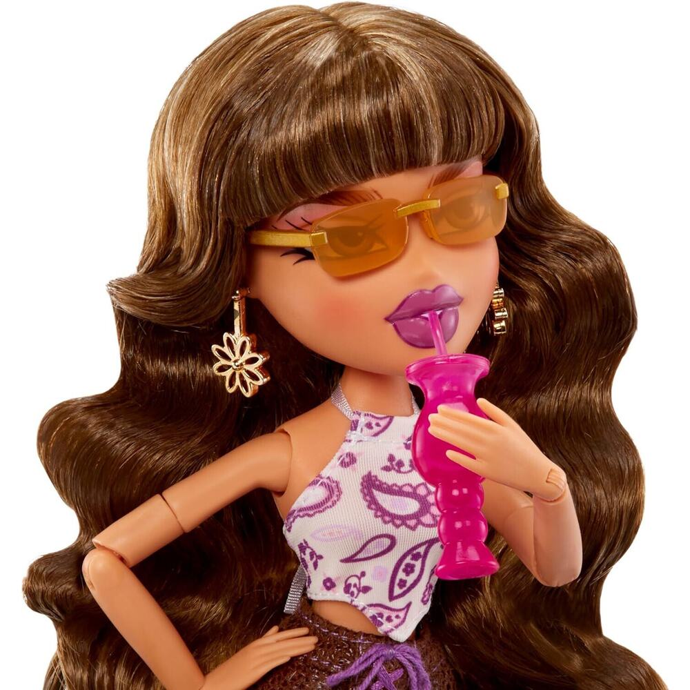 🔥Bratz Alwayz Bratz Yasmin Fashion Doll with 10 Accessories and Poster BNWT🔥 - Picture 5 of 6